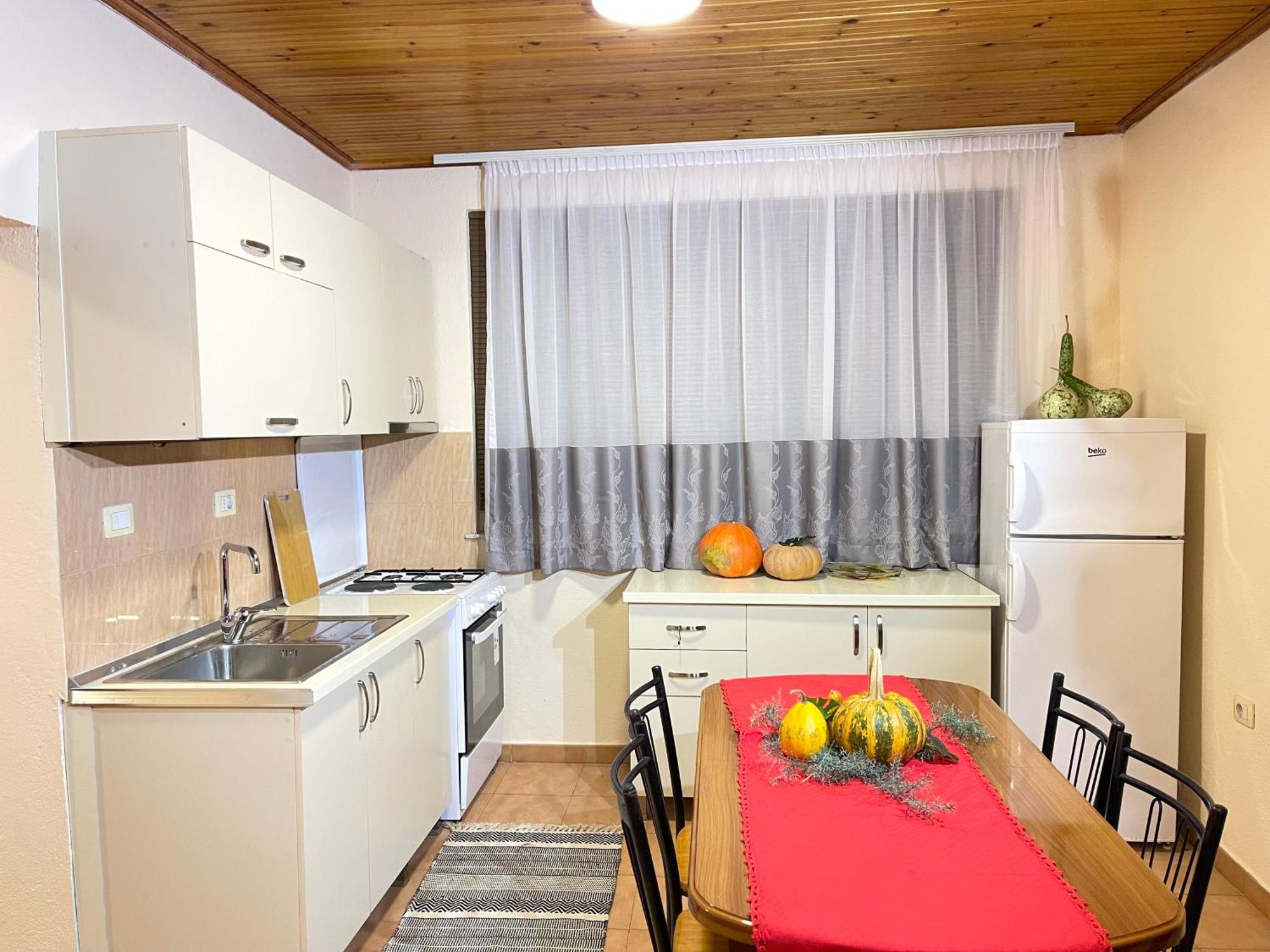 Shkodra Guest House & Trips Exterior foto