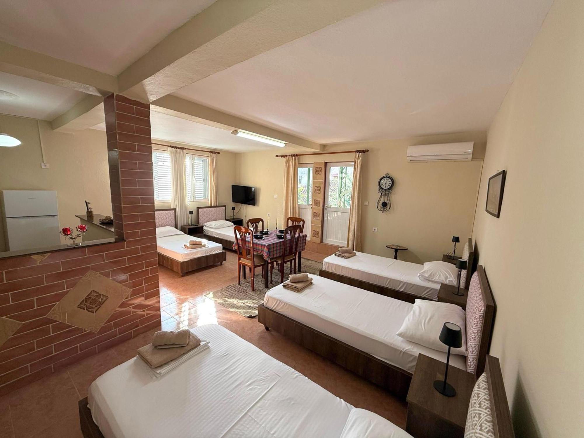 Shkodra Guest House & Trips Exterior foto