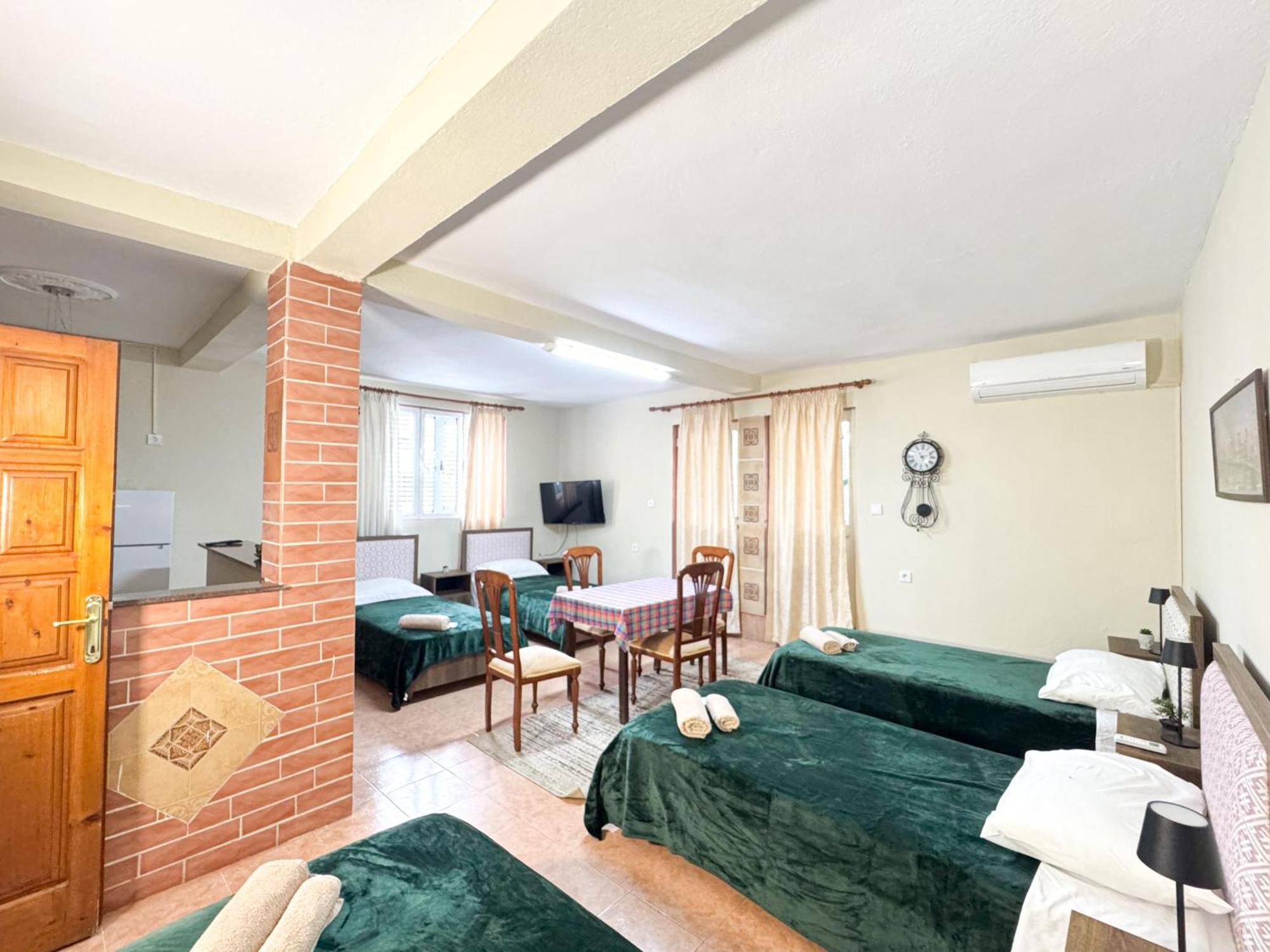 Shkodra Guest House & Trips Exterior foto