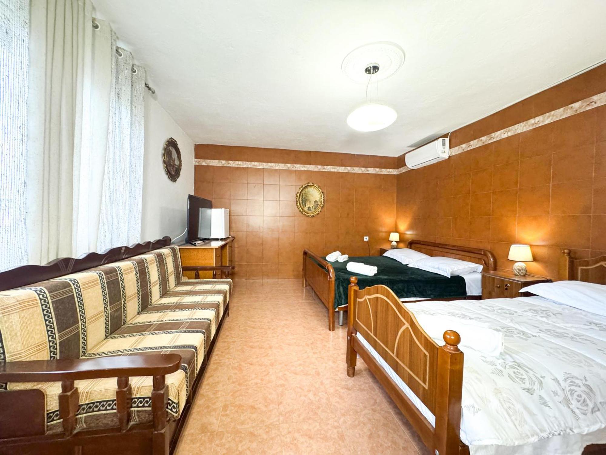 Shkodra Guest House & Trips Exterior foto